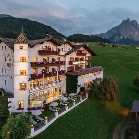 Parc Hotel Tyrol カステルロット エクステリア 写真