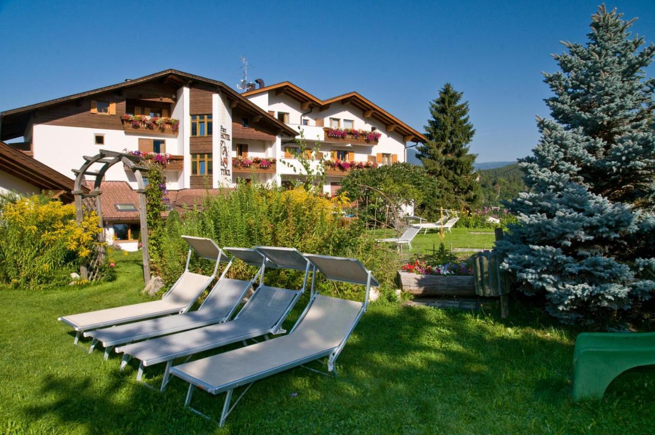 Parc Hotel Tyrol カステルロット エクステリア 写真