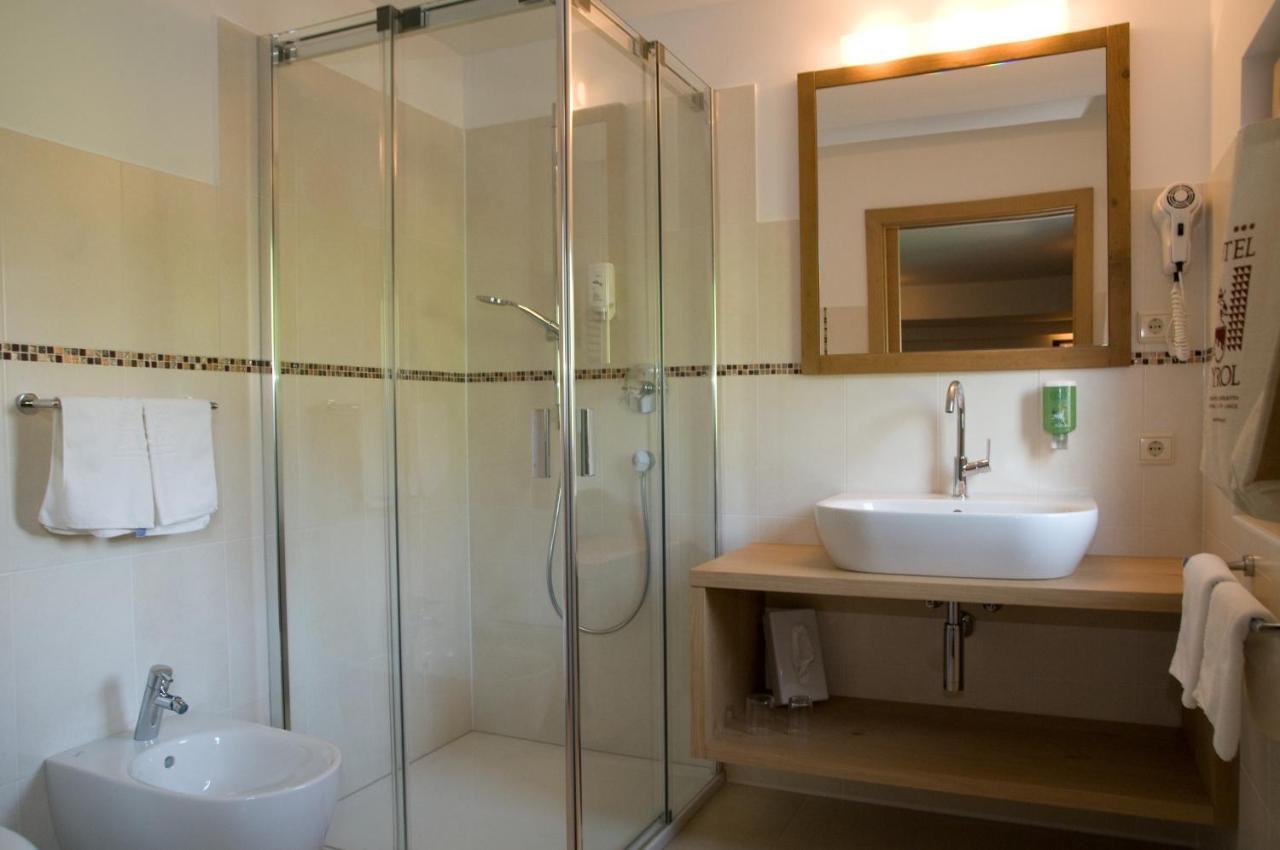 Parc Hotel Tyrol カステルロット エクステリア 写真