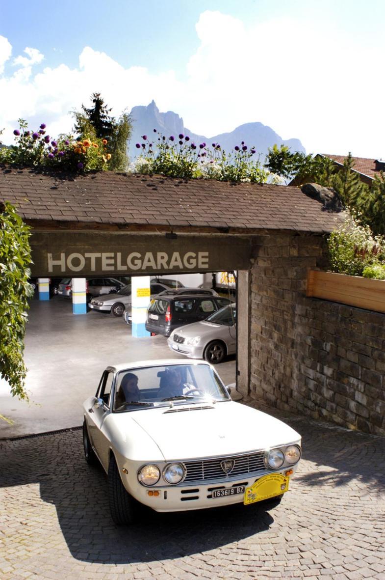 Parc Hotel Tyrol カステルロット エクステリア 写真