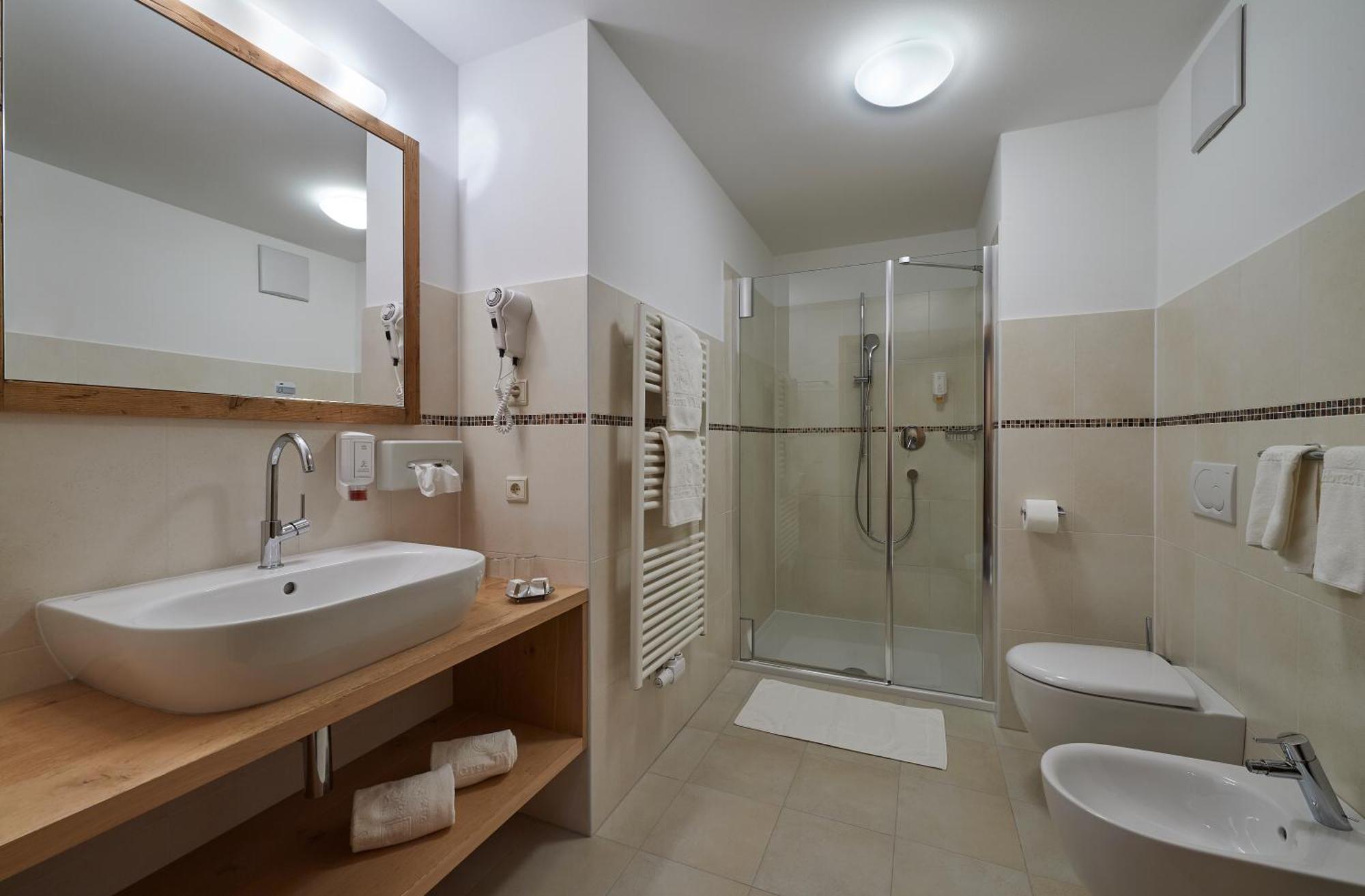 Parc Hotel Tyrol カステルロット エクステリア 写真