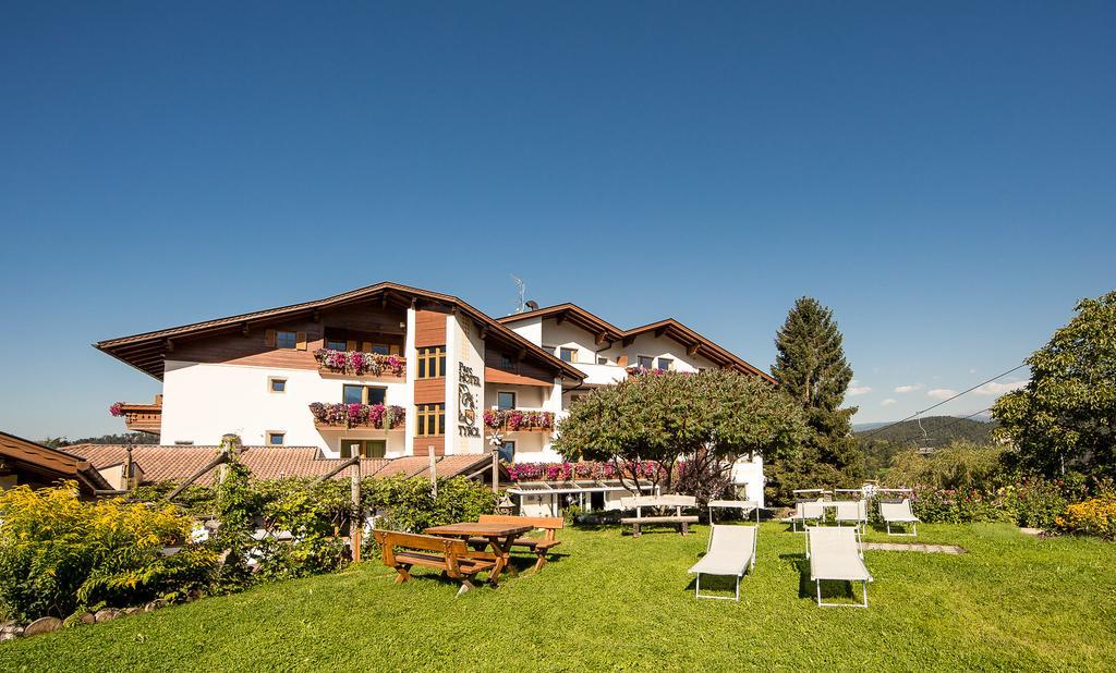 Parc Hotel Tyrol カステルロット エクステリア 写真