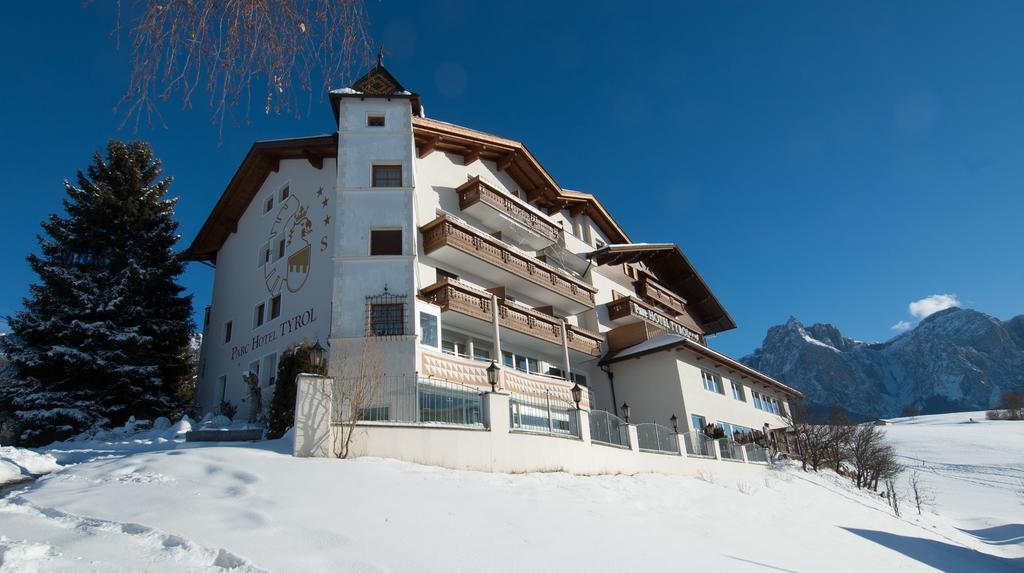 Parc Hotel Tyrol カステルロット エクステリア 写真