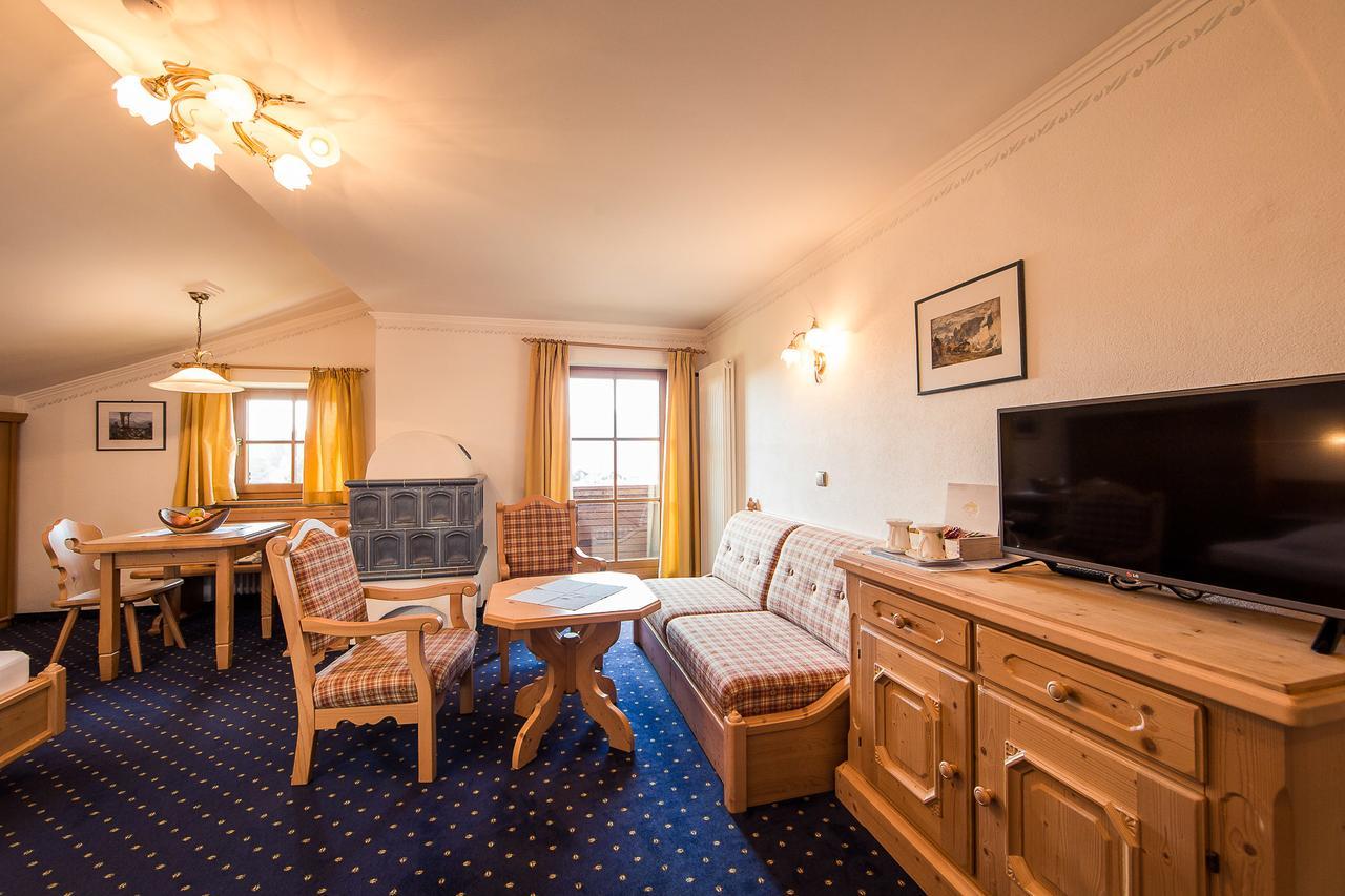 Parc Hotel Tyrol カステルロット エクステリア 写真